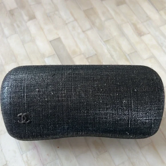 Chanel Polarized Navy Chain Sunglasses! - Picture 9 of 14